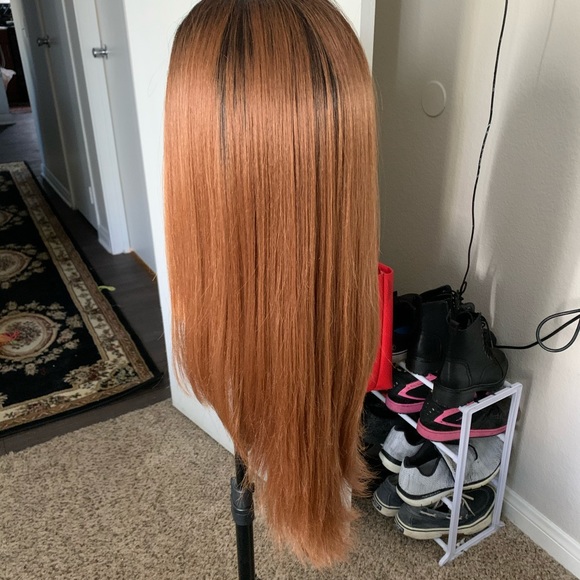 Lace front wig with melted hairline - Picture 10 of 10